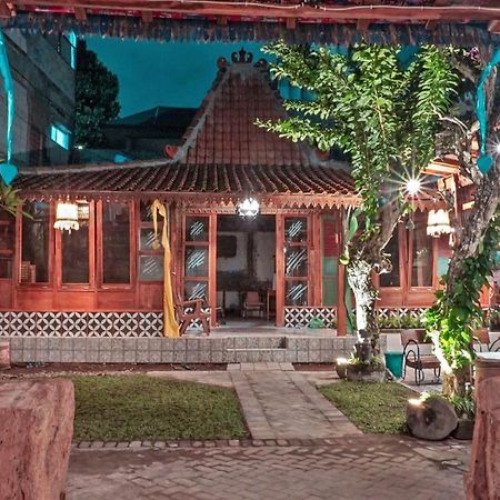Budarno Homestay Kejayan Exterior foto